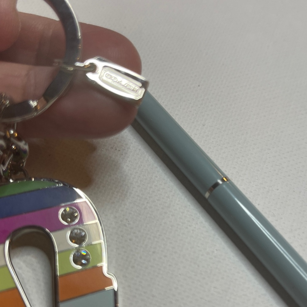 Coach Legacy Horseshoe Keychain with Coach Pen - Picture 4 of 7